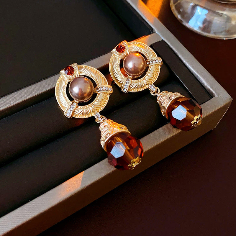 Vintage Heart-Shaped Floral Teardrop Hollow-Out Alloy Stud Earrings with Rhinestone Inlay for Women
