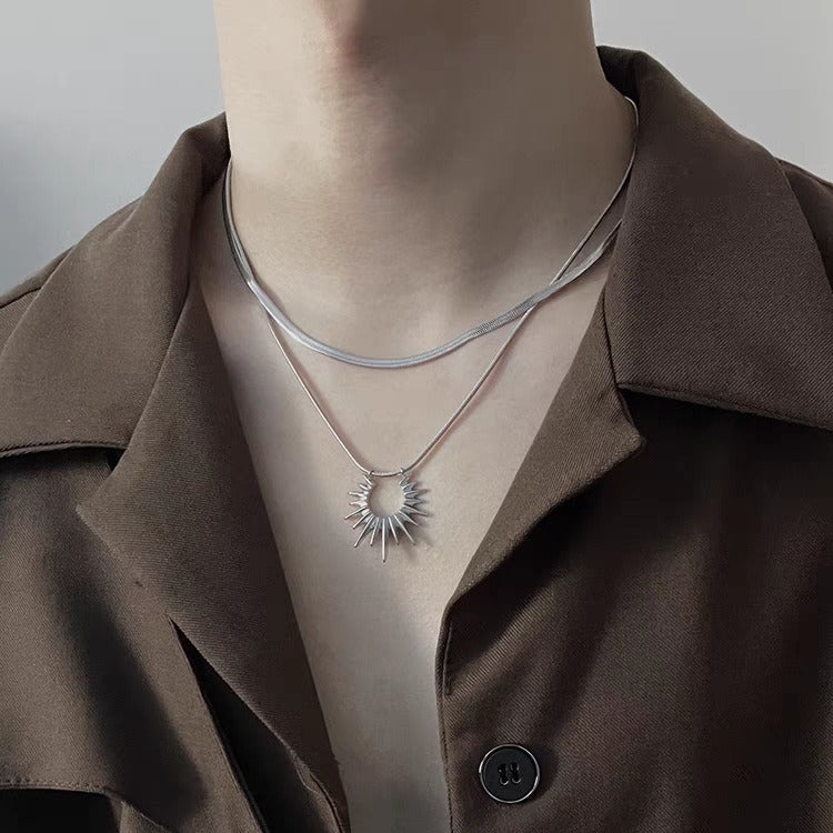 Collar Unisex de Doble Capa Apilado con Cadena de Serpiente y Acero de Titanio con Colgante de Cristal