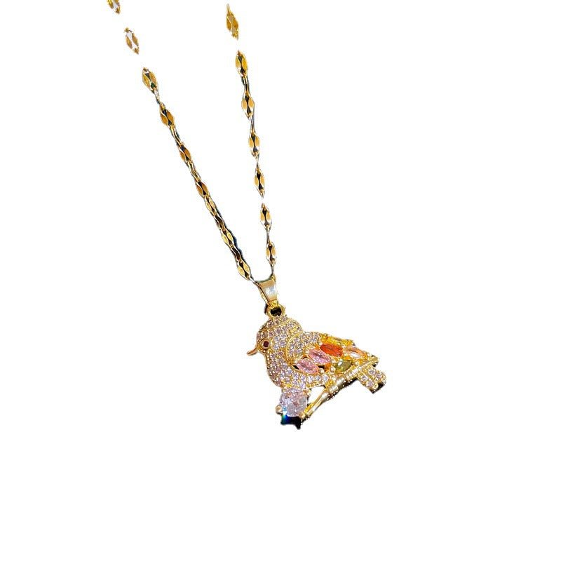 Collana di Lusso con Ciondolo a Uccello in Acciaio al Titanio Micro-Incassato di Strass e Design Geometrico per Unisex, Lunghezza Regolabile 21-50 cm