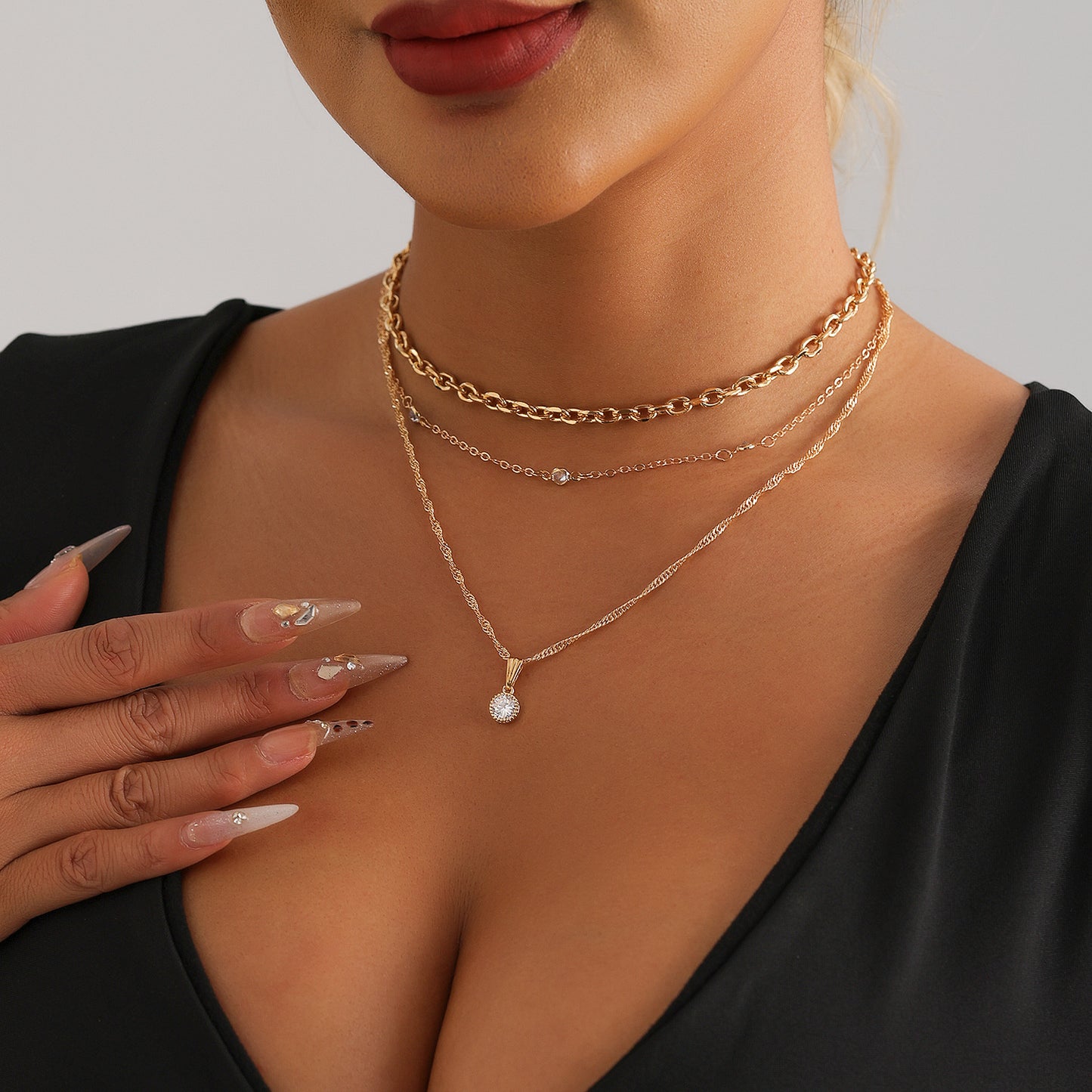 Bohemian Vintage Geometric Alloy Pendant Necklace with Rhinestone Accents and Gold Plating for Women