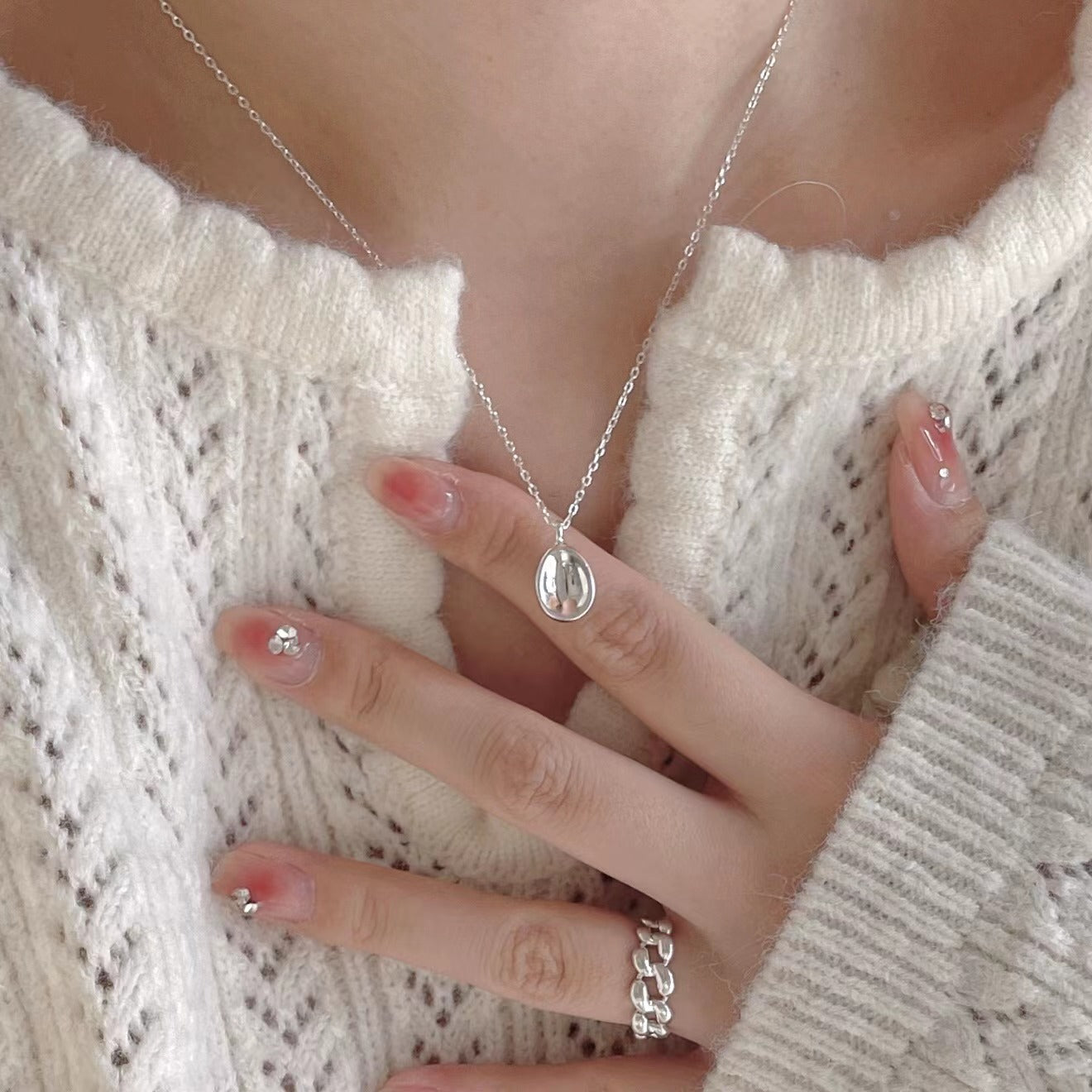 Collana geometrica minimalista in argento con catena di perline in argento sterling 925 e ciondolo ovale