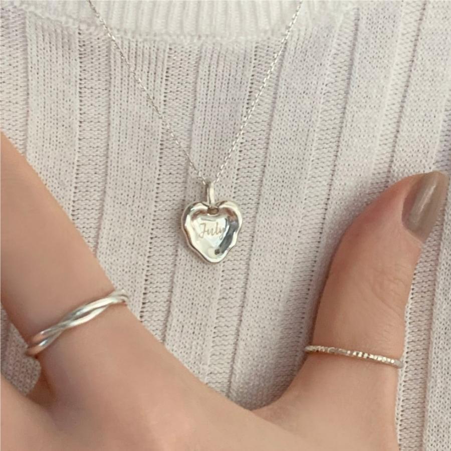Collar minimalista con colgante de corazón irregular de plata de ley 925 con baño de oro arena en cadena de cuentas