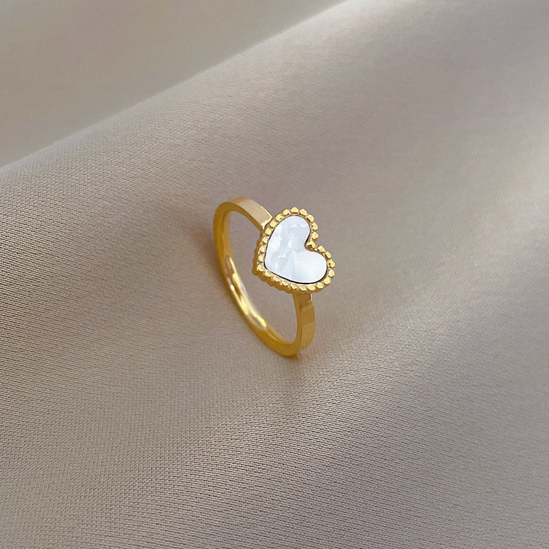 Anillo Corazón Minimalista de Acero Titanio Unisex