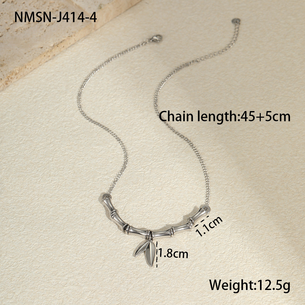 Collar con colgante de bambú y hoja de bambú minimalista de moda en acero de titanio con chapado en oro de 18 quilates para mujer
