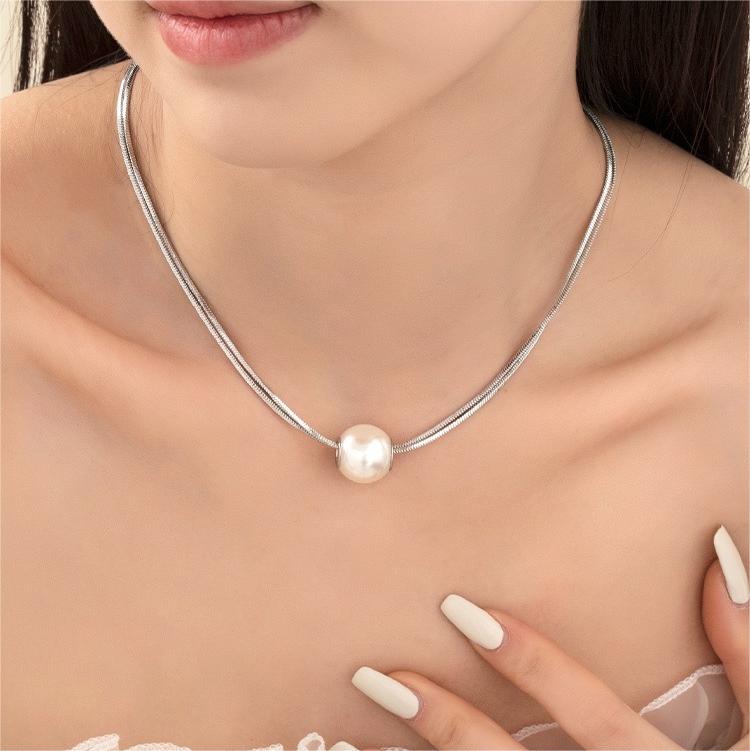 Luxury Elegant Teardrop Round Pearl Titanium Steel Snake Chain Necklace for Women