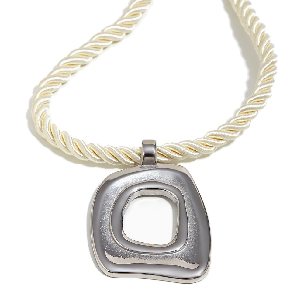 Collana con ciondolo quadrato geometrico minimalista e cavo da donna in acciaio inossidabile placcato oro 18 carati