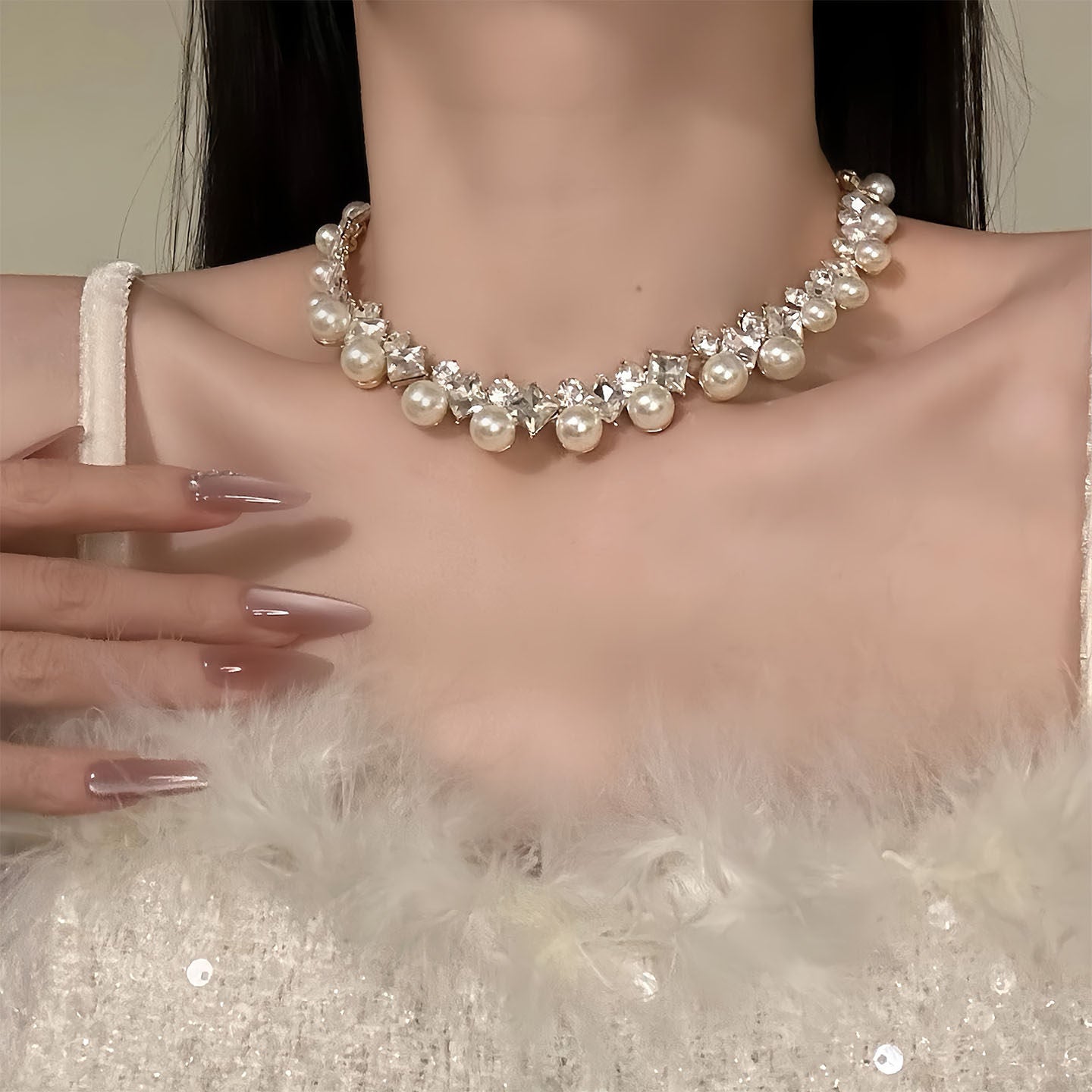 Elegante juego de collar y pendientes con perlas en forma de diamante, incrustaciones de pedrería estilo francés y acabado chapado para mujer