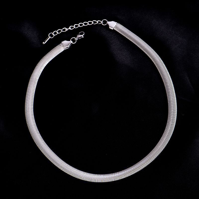 Collana a catena a serpente in acciaio al titanio minimalista punk geometrico bicolore oro e argento