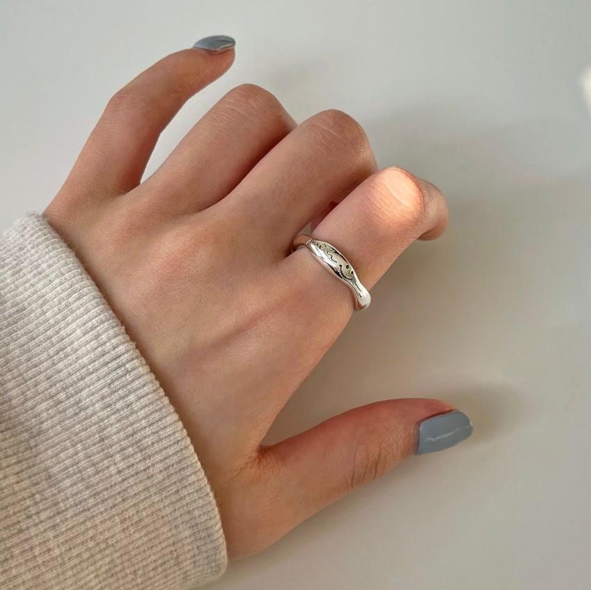 Anello Regolabile da Donna in Argento Sterling 925 a Forma di Sorriso Minimalista
