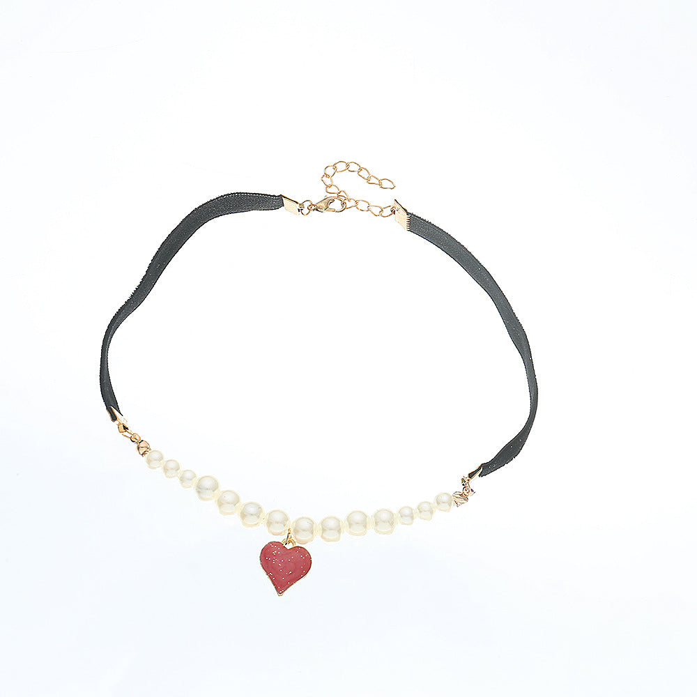 Collana di perle a forma di cuore minimalista per bambine con cordino nero in stile girocollo