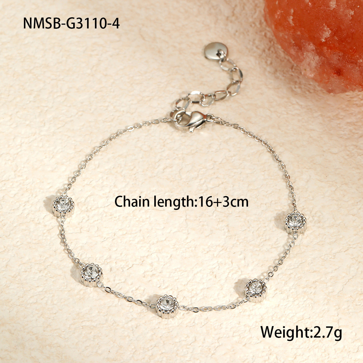 Bracciale da donna alla moda in acciaio al titanio con geometria e intarsi in zirconi colorati, ipoallergenico e resistente allo sbiadimento