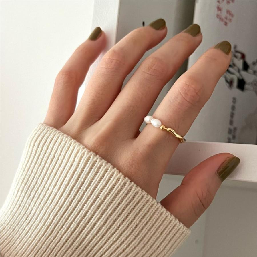 Anello da donna minimalista a forma di cuore in argento sterling 925 con accento geometrico