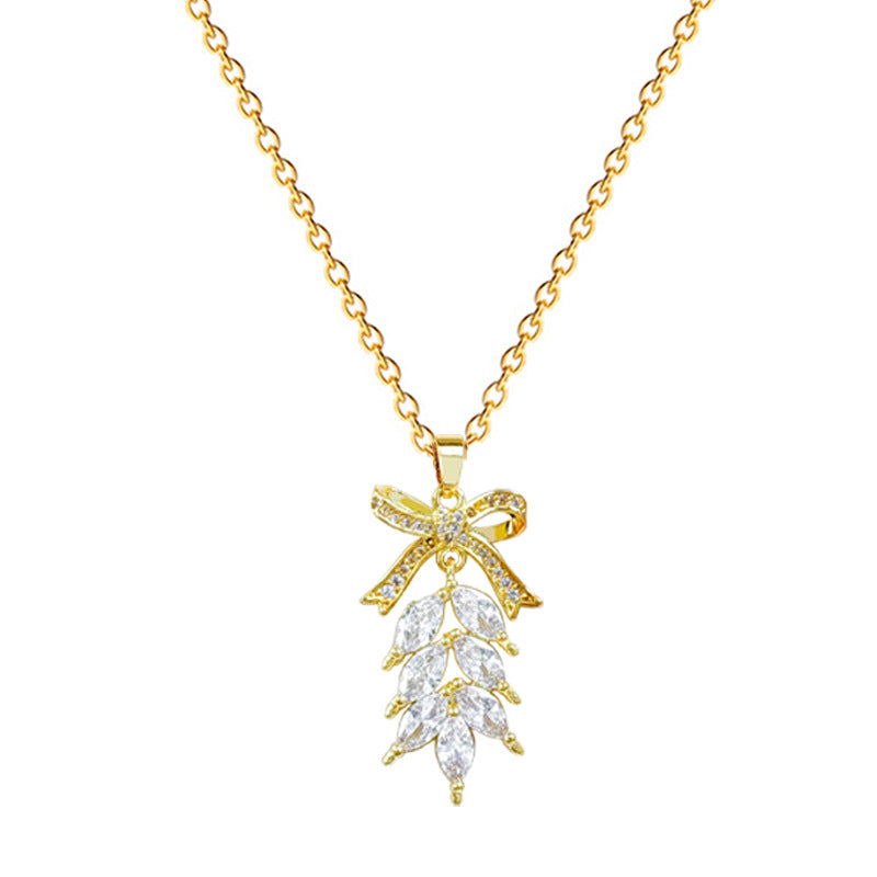 Elegante Collana Pendente con Fiocco a Farfalla e Strass in Acciaio al Titanio per Donna e Unisex