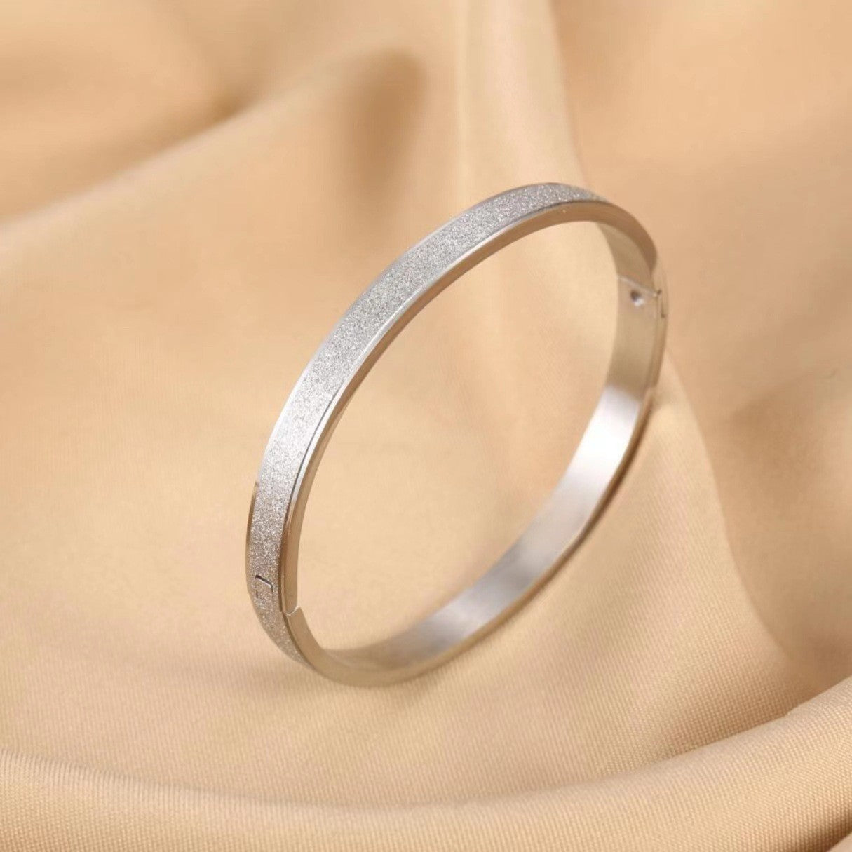 Matte Finish Minimalist Titanium Steel Bracelet for Women with 18K Gold Plating Oval Geometric Design Hypoallergenic Tarnish-Resistant Cuff