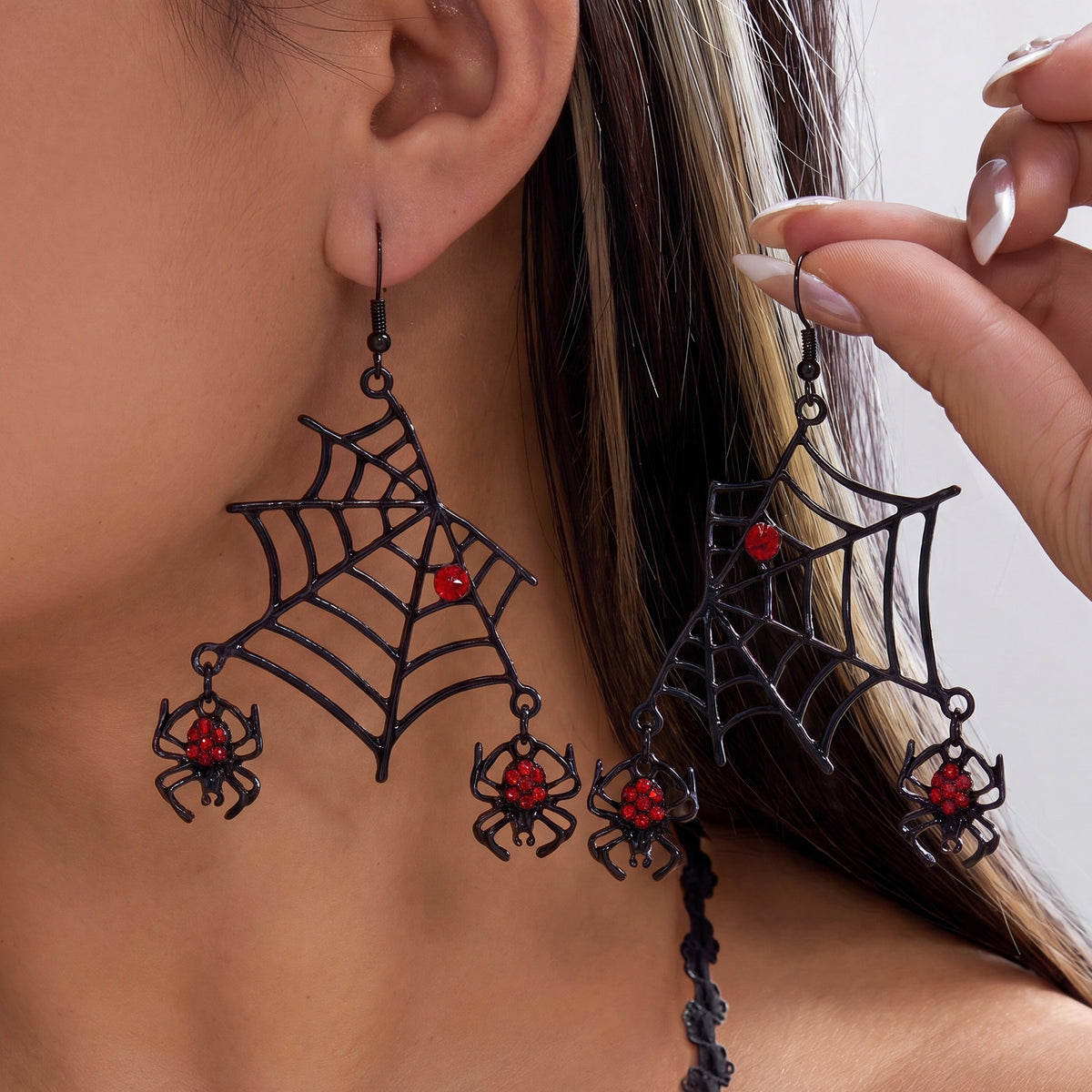 Gothic Punk Spider Web Crystal Pendant Plated Alloy Necklace for Women Halloween Party Jewelry
