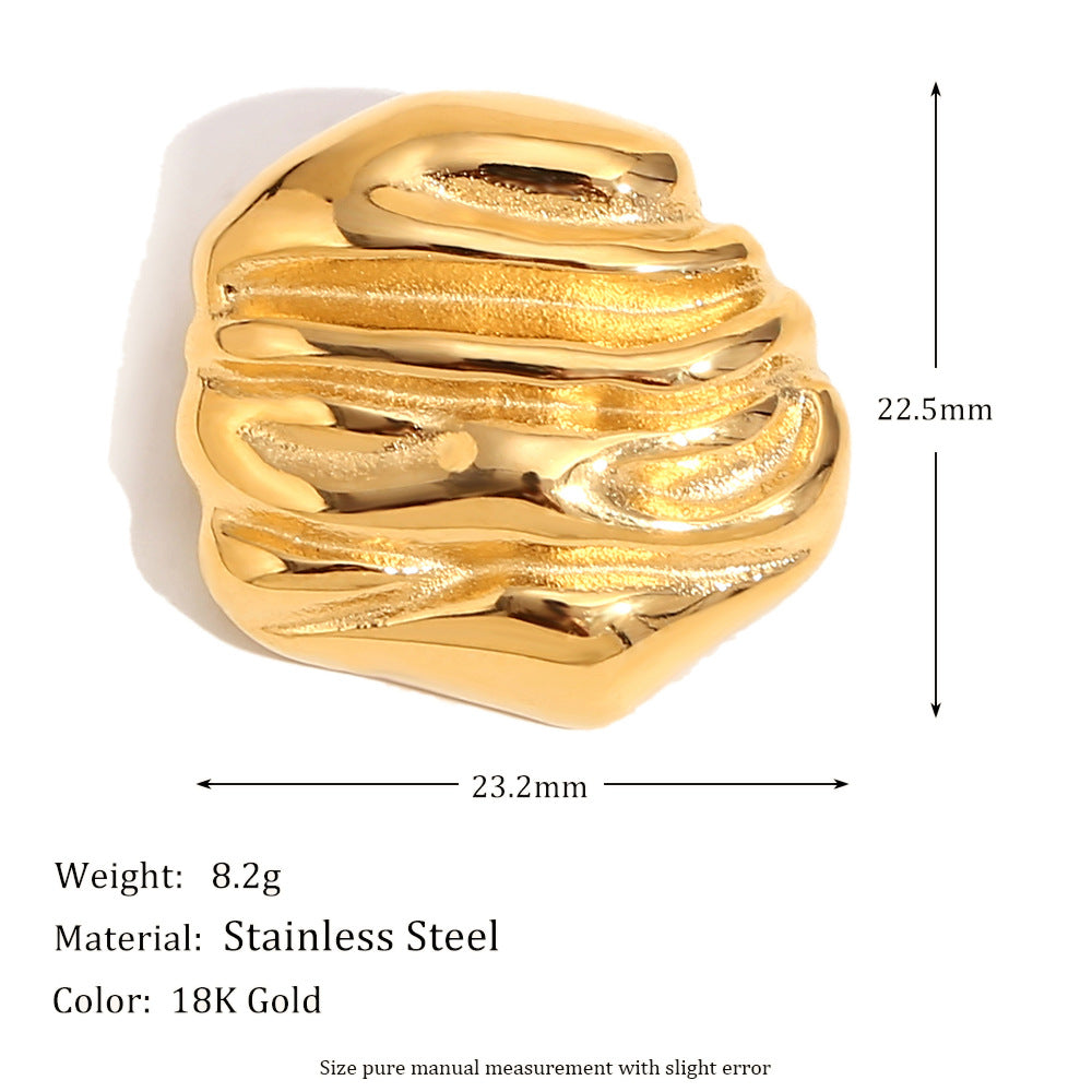 Geometric Heart-Shaped Stainless Steel Brooch with 18K Gold Plating and Oval Textured Surface