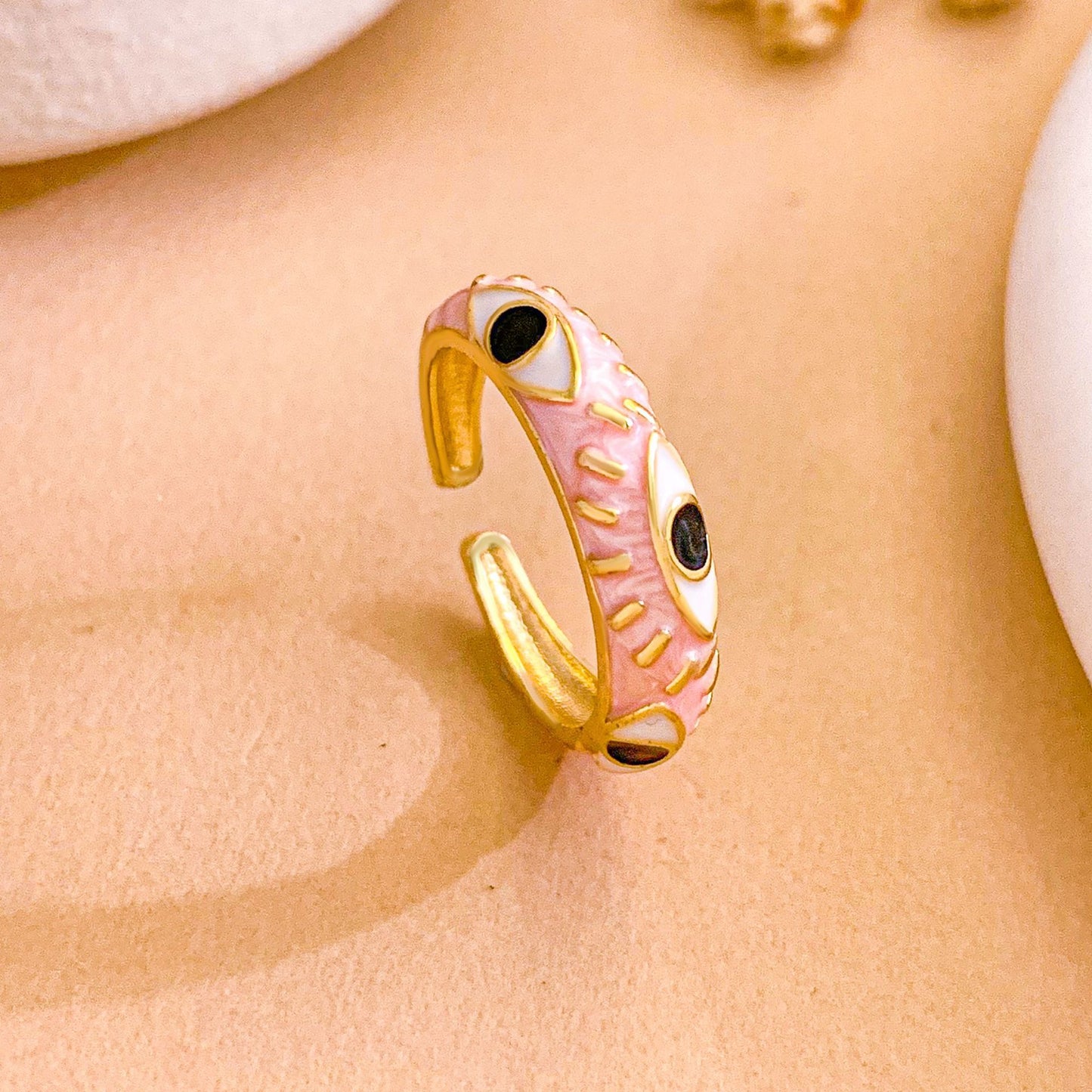 Minimalist Gold Plated Brass Open Ring with Heart and Checkered Pattern for Women