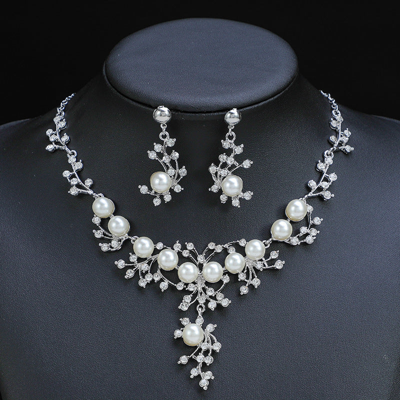 Minimalist Floral and Wave-Shaped Alloy Necklace Set with Mother-of-Pearl Pendant, Gold-Plated O-Chain, Clavicle Chain for Women