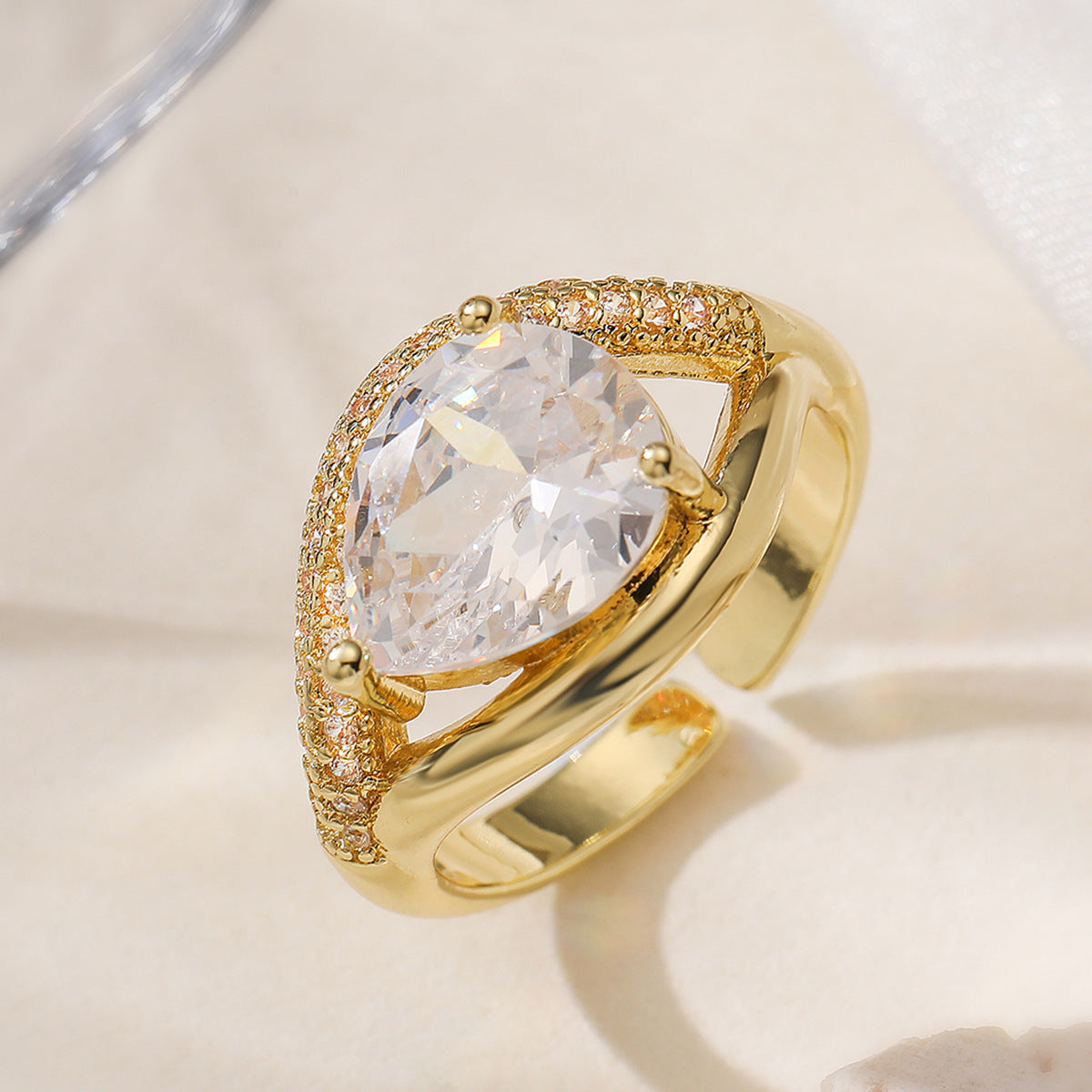 Minimalist Elegant 18K Gold Plated Brass Geometric Micro-Inlaid Cubic Zirconia Open Ring for Women
