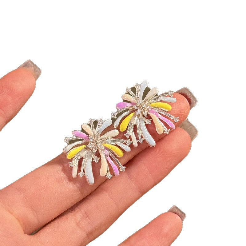 Orecchini a perno a fuoco floreali minimalisti in zircone da donna con finitura smaltata e perni in acciaio inossidabile