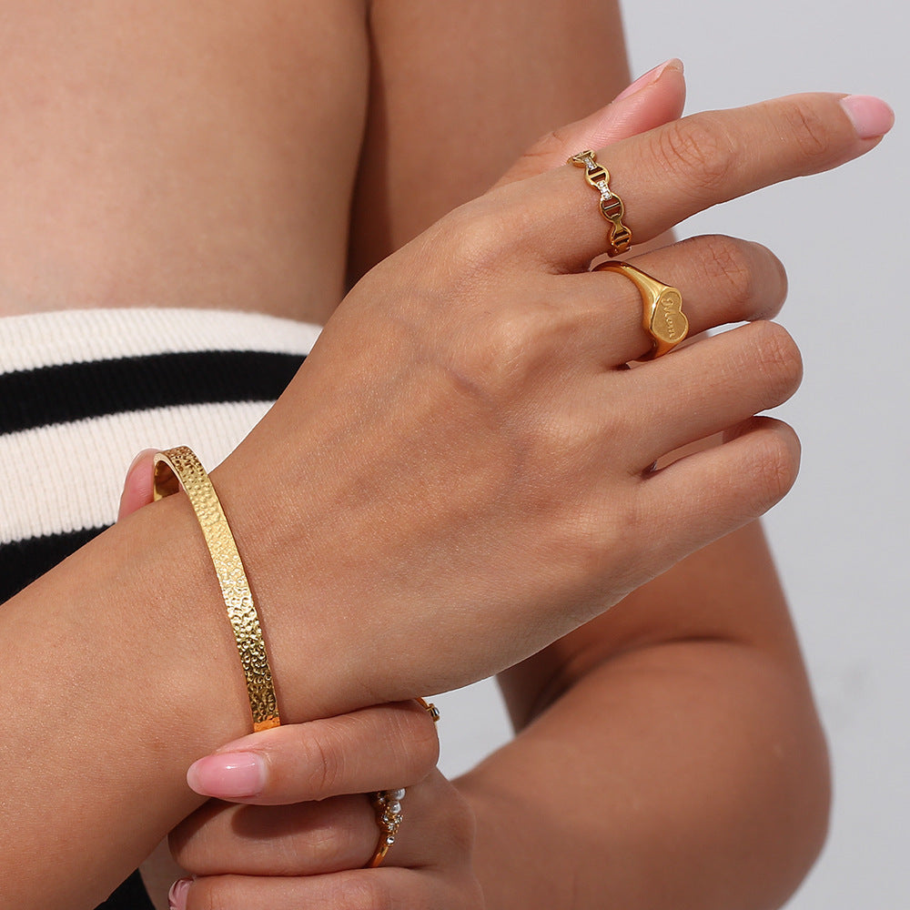 Minimalist Luxury Hammered Texture Stainless Steel Bracelet with 18K Gold Plating for Women
