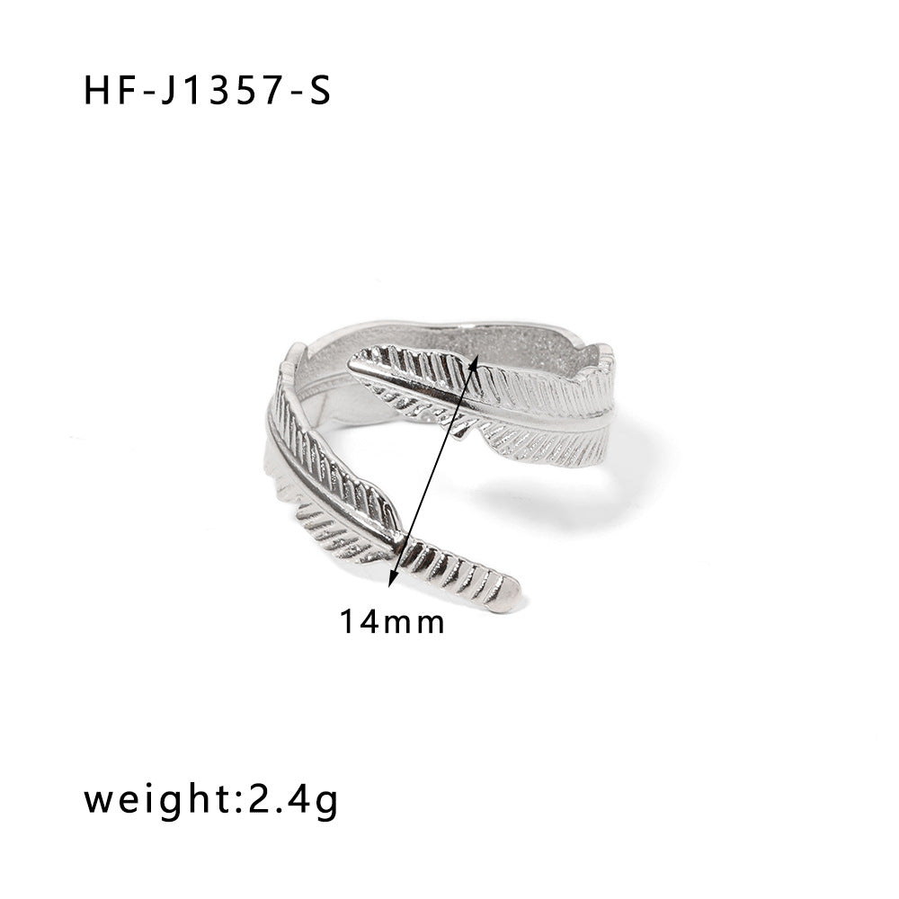 Anello da donna in acciaio inossidabile geometrico a forma di cuore, minimalista, con finitura placcata e design ispirato a una catena