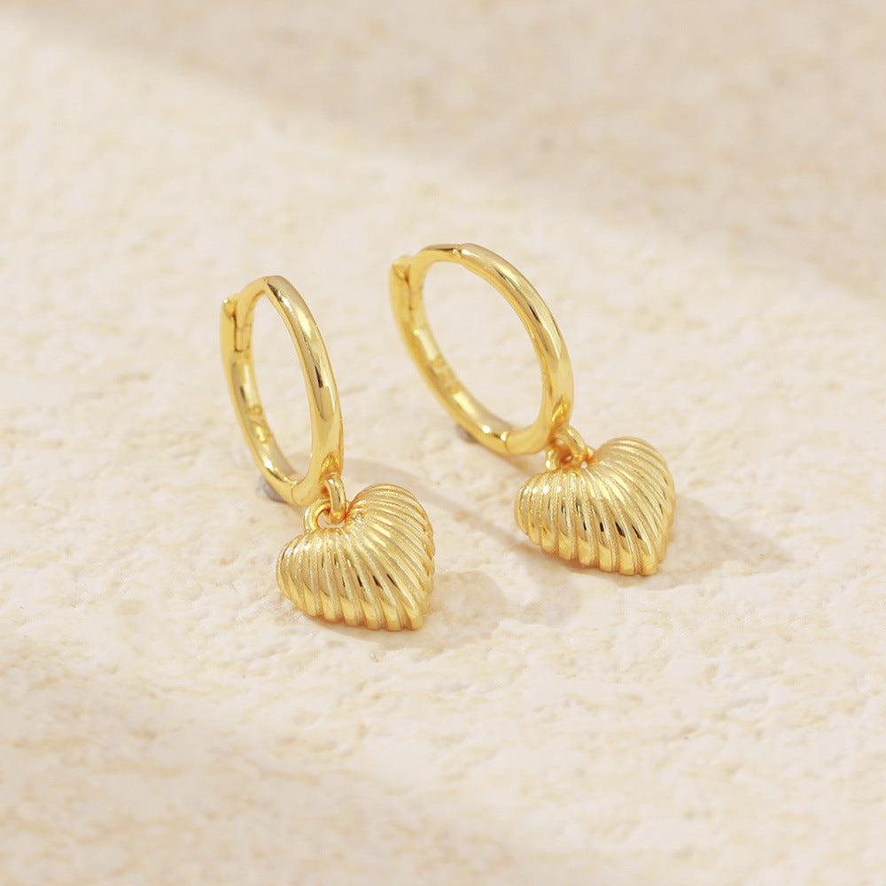Sweet-Edgy Heart-Shaped S925 Sterling Silver Ear Cuffs with Shell Texture and Gold Plating for Women