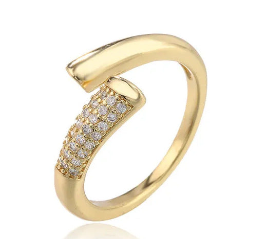 Anello Aperto Personalizzato di Tendenza, Placcato Oro 18K, Fascia in Rame con Zirconi Micro-Incastonati, Design Geometrico, da Donna
