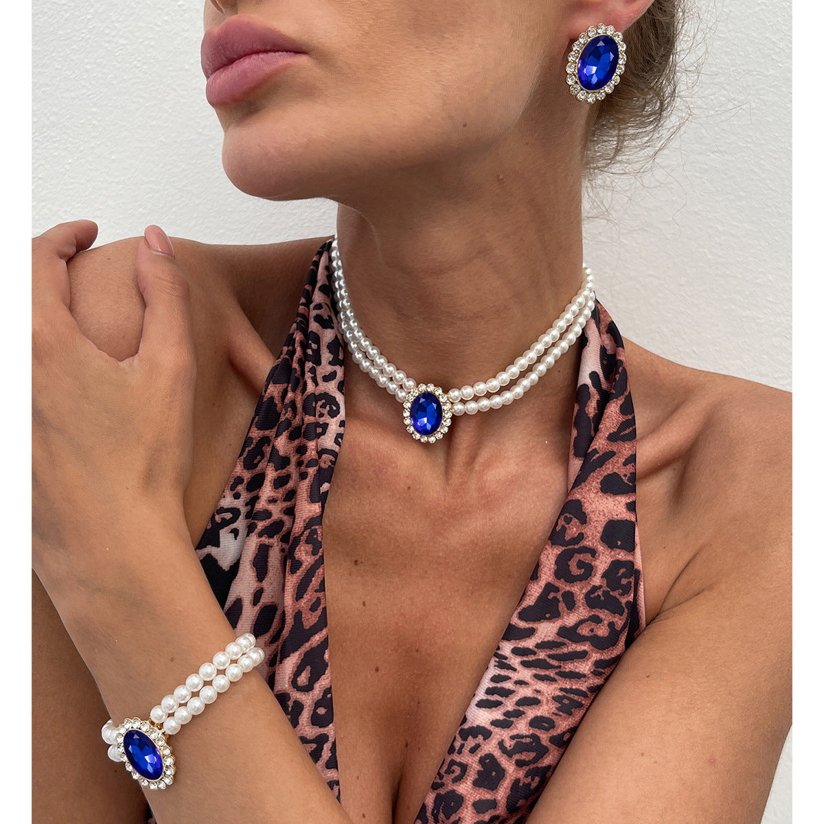 Collana Choker da Donna in Stile Francese Vintage con Perle Geometriche e Intarsio di Strass