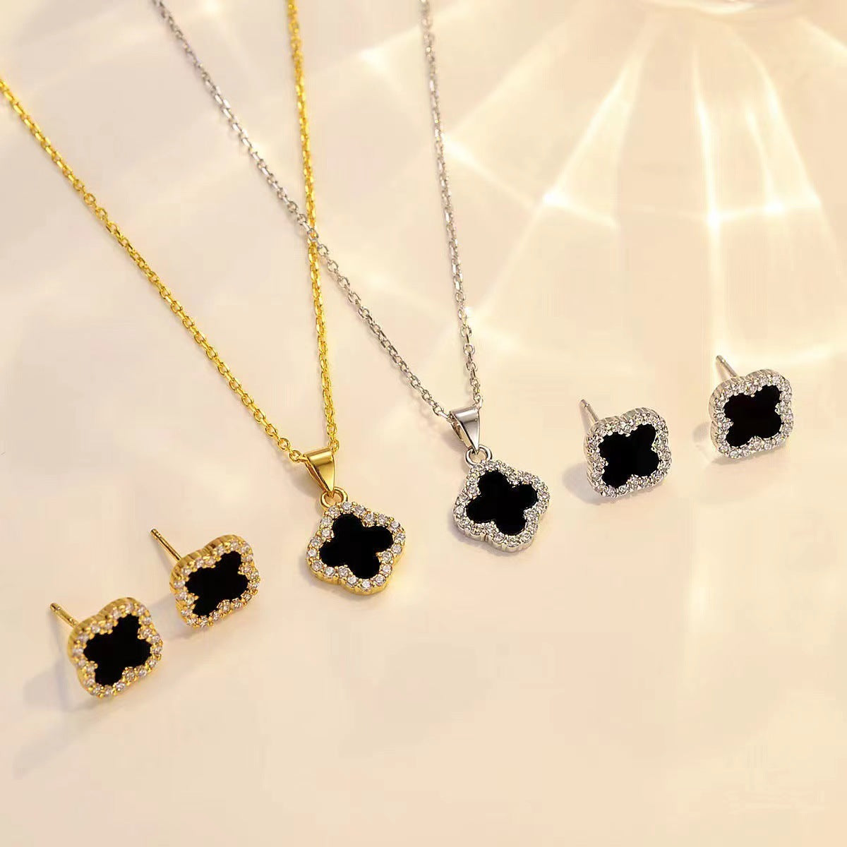 Set di collane da donna minimaliste geometriche in acciaio al titanio con catena a serpente e zirconi micro-pavé