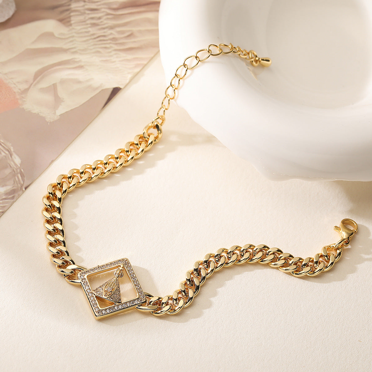 Bracciale geometrico in rame da donna placcato oro con intarsio in zircone stile catena cubana hip-hop