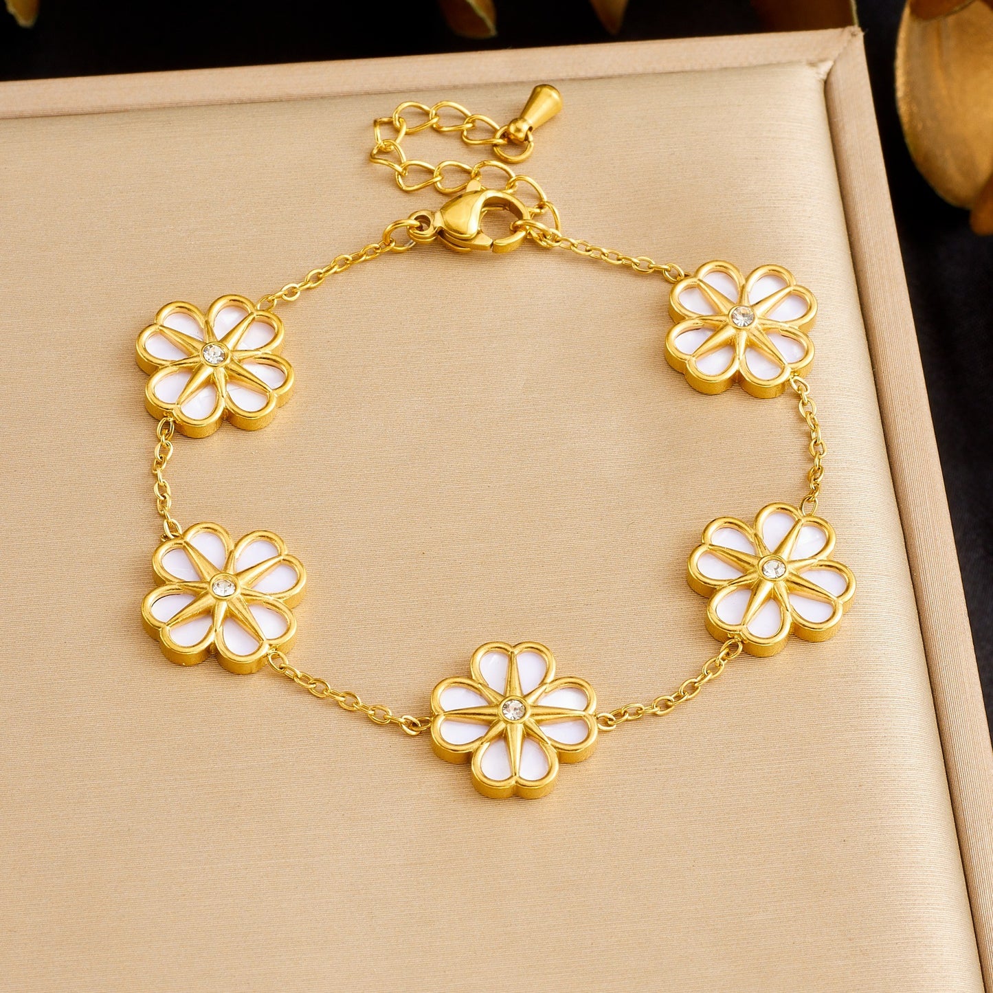 Elegant Gold Plated Stainless Steel Daisy Flower and Eight-Pointed Star Rhinestone Pendant Bracelet for Women