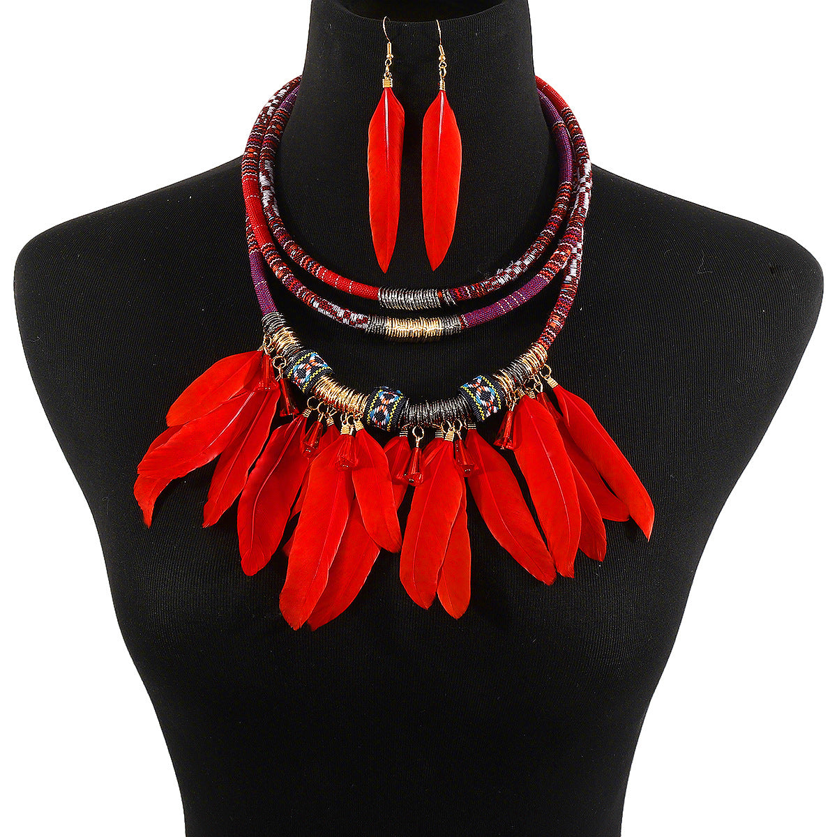 Conjunto de collar y pendientes de plumas bohemios hechos a mano para mujer con cadena de cordón de algodón y diseño artístico étnico
