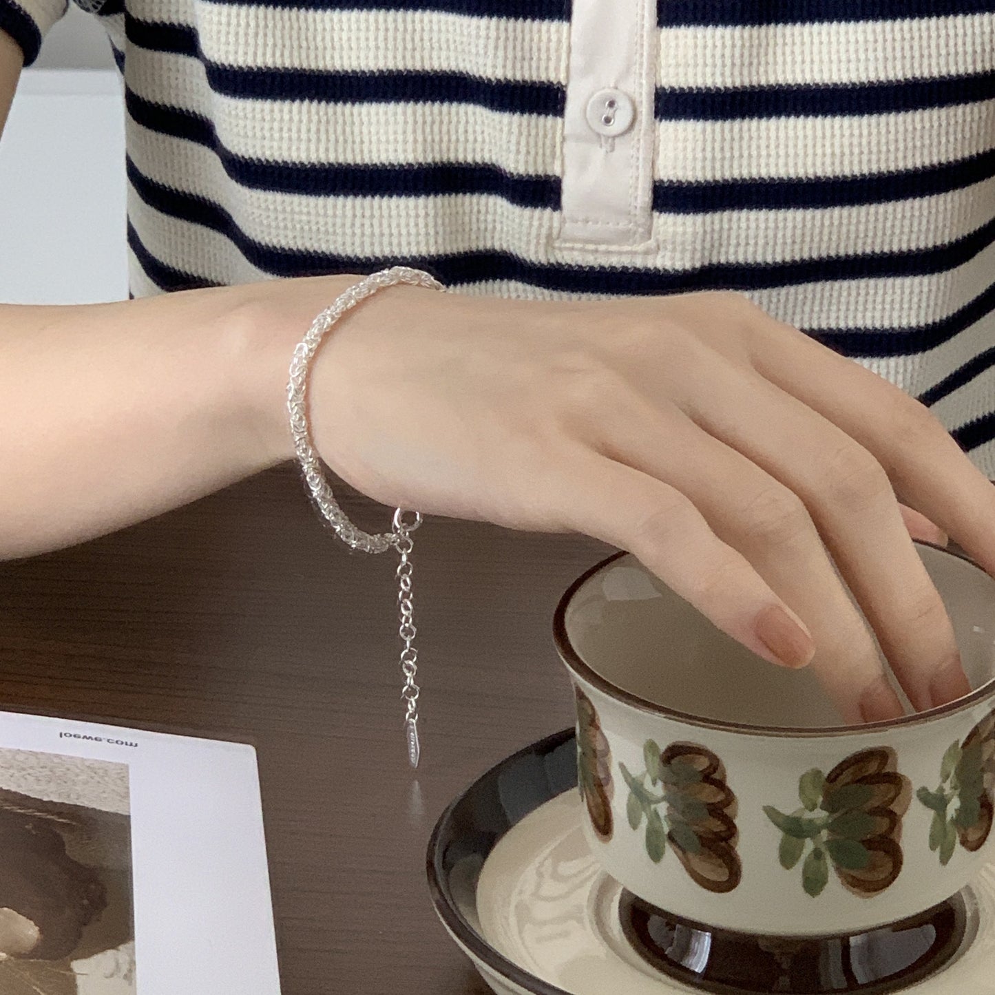 Pulsera geométrica elegante, minimalista y artesanal de plata de ley 925