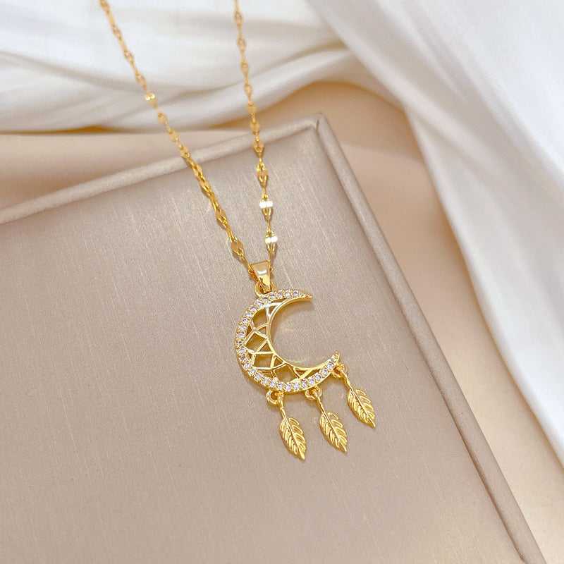 Luxury Moon-Shaped Geometric Pendant Necklace for Women in Titanium Steel with Plated Finish