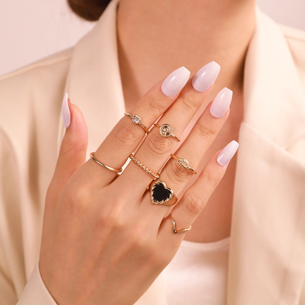 Luxury Casual Geometric Heart Alloy Ring with Drip Oil Rhinestone and Crystal Inlay for Women