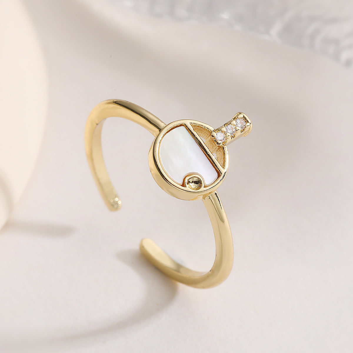 Minimalist Luxury 18K Gold Plated Brass Heart Geometric Open Ring for Women