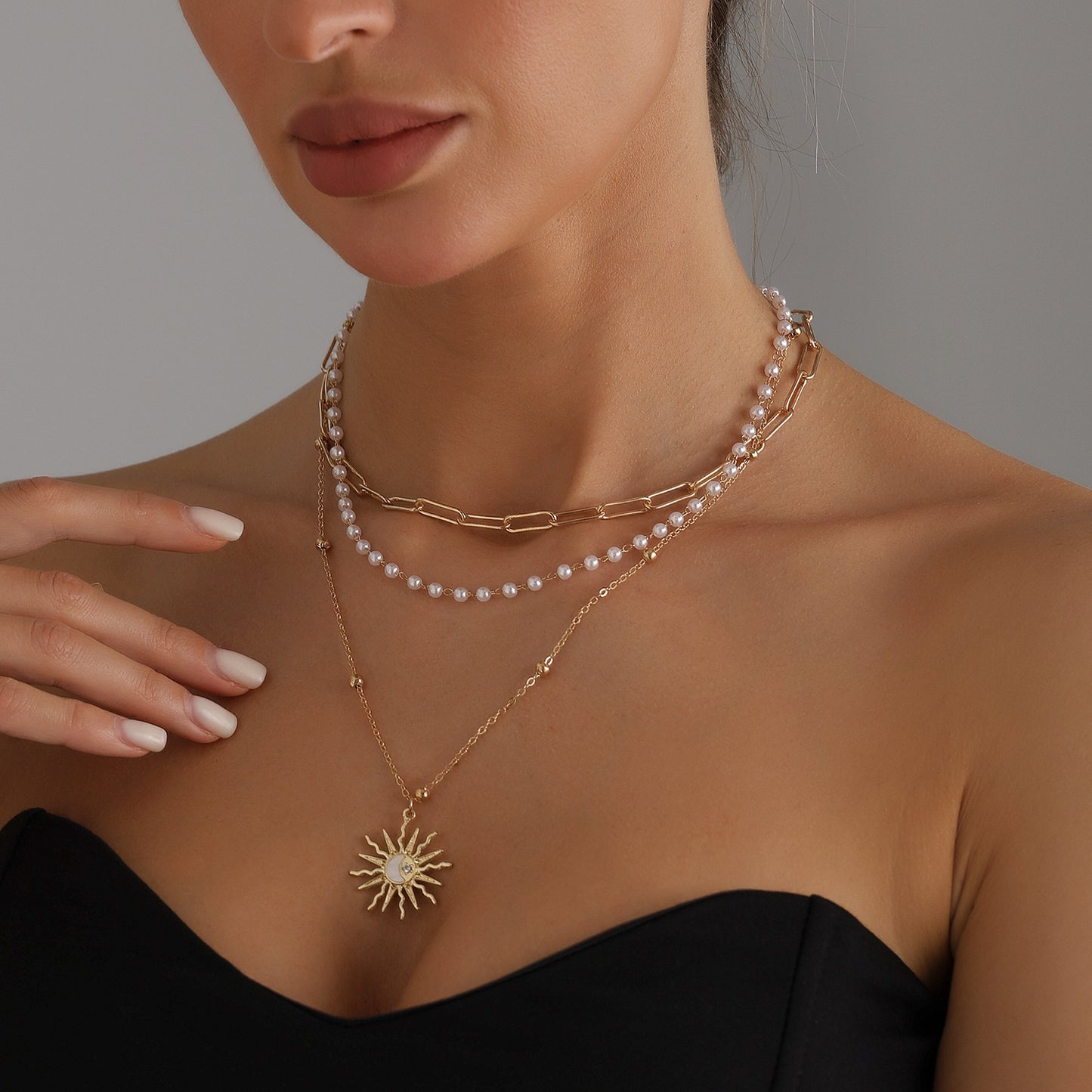 Retro Sunflower Pendant Necklace with Alloy Multi-Layer Pearl Chain for Women, Elegant Fashionable Clavicle Chain
