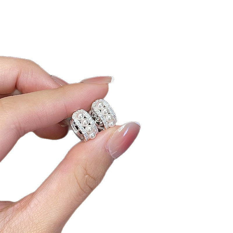 Orecchini a Perno Minimalisti Geometrici con Perle e Accenti di Zirconi, Perni in Acciaio Elettroplaccato, Gioielli da Orecchio Eleganti e di Lusso per Tutti i Giorni da Donna