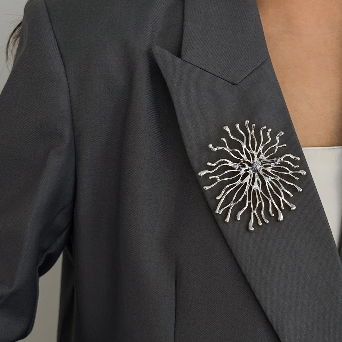 Creative Geometric Sun Goddess Relief Brooch Zinc Alloy Plated Pin for Women DIY Charm Bar