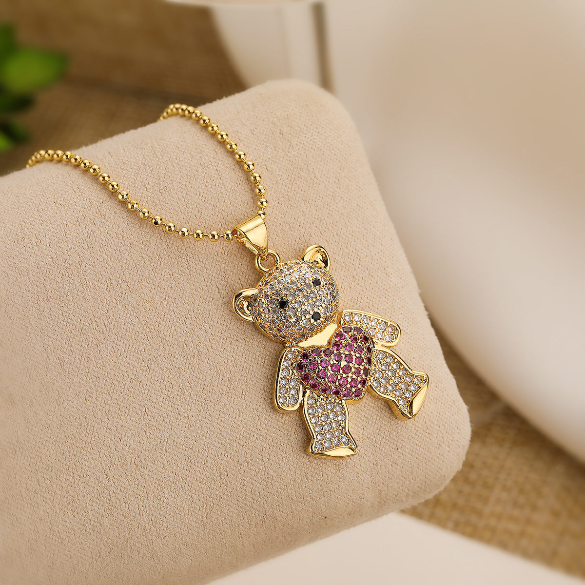 Collana Pendente Minimalista a Orsetto in Rame con Placcatura in Oro e Zircone per Donna