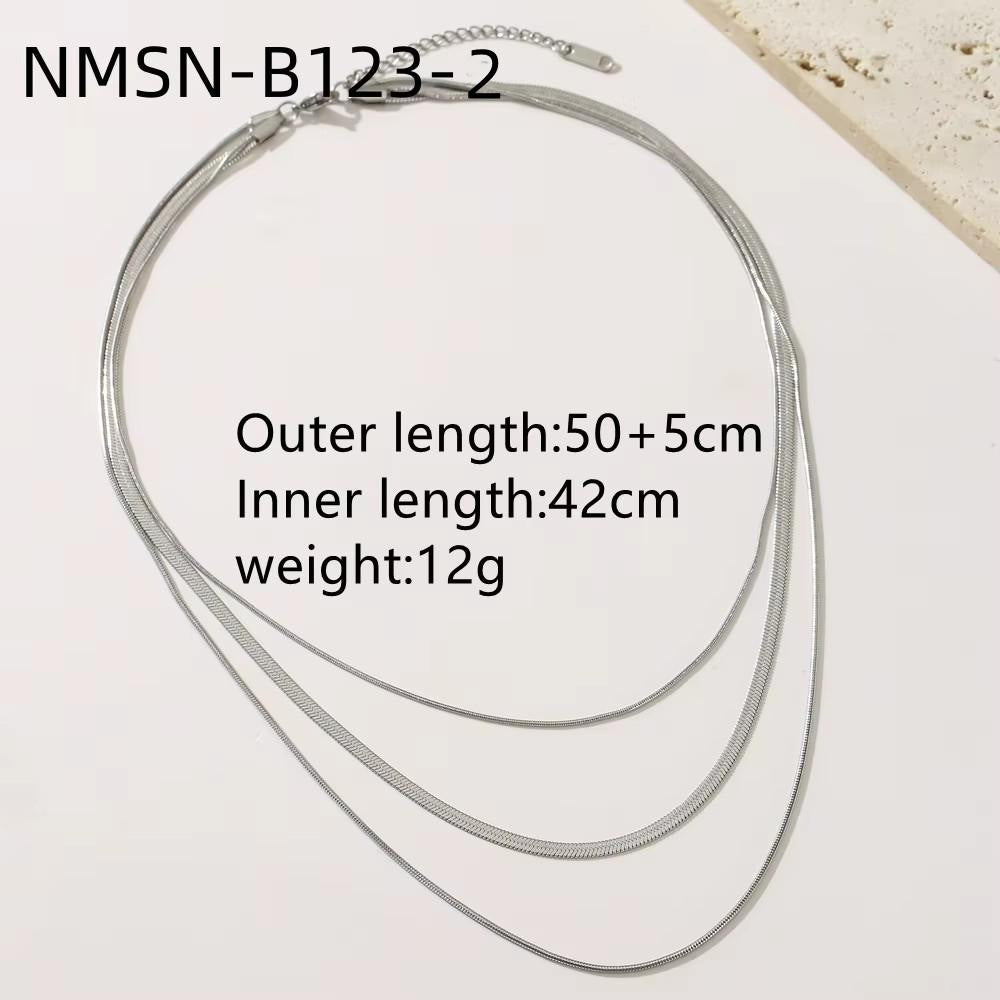 Collana a Serpente Geometrica Minimalista in Acciaio al Titanio da Donna con Finitura Placcata e Lunghezza Regolabile