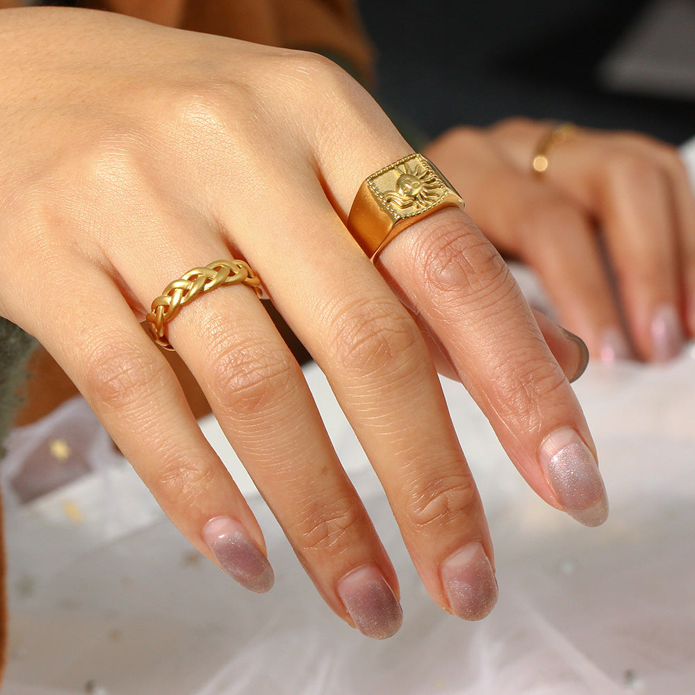 Minimalist Geometric Stainless Steel Ring with 18K Gold Plating Sun Motif Fashion Accessory for Women
