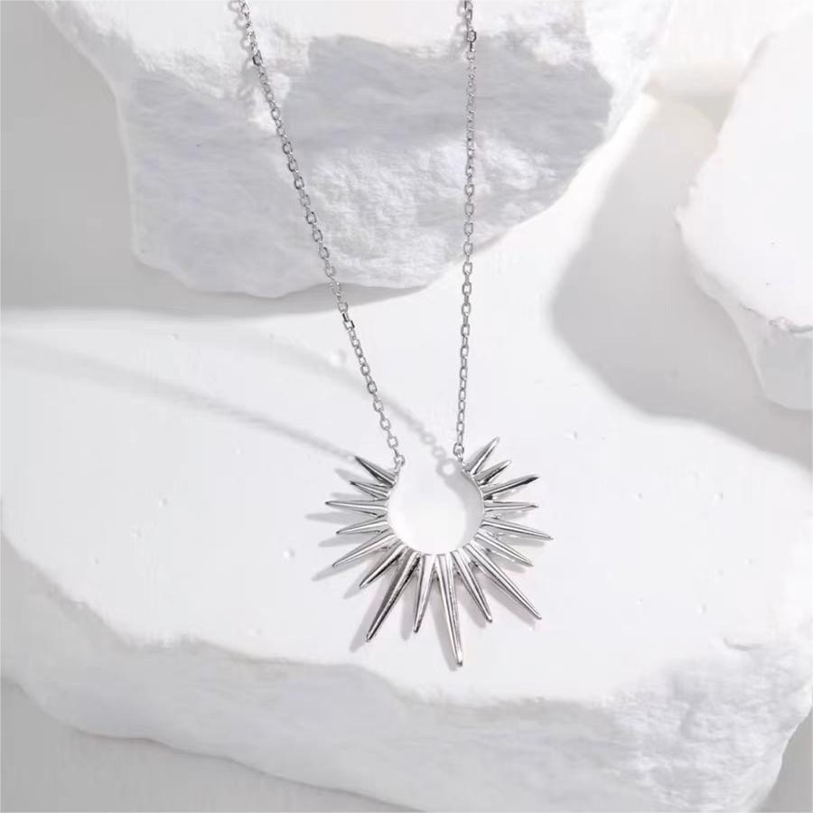 Minimalist Sunflower Pendant Necklace for Women with Geometric Shape Titanium Steel Chain and 18K Gold Plating