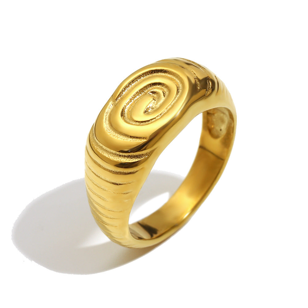 Anello da donna minimalista geometrico in acciaio inossidabile placcato oro 18 carati a testa di serpente con dettagli a impronta digitale