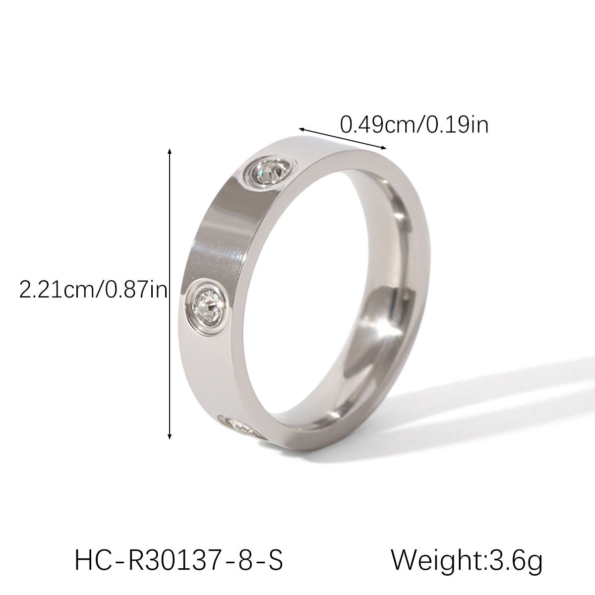 Anello da donna minimalista in acciaio inossidabile placcato oro 18 carati con intarsio di strass