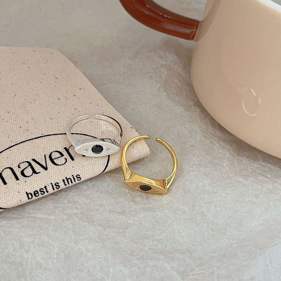 Anillo de Plata de Ley 925 Minimalista para Mujer con Sol Incrustado y Diamantes Negros
