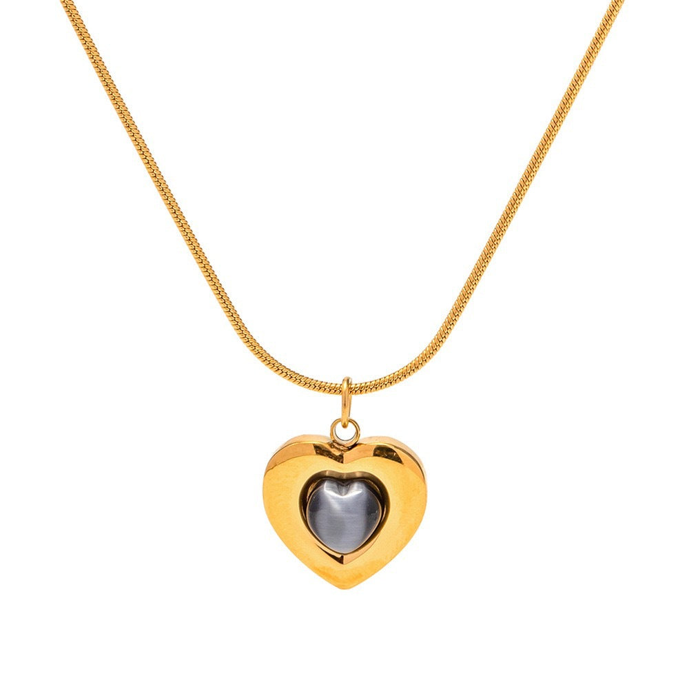 Cute Heart-Shaped Titanium Steel Necklace with 18K Gold Plating for Women and Men, Delicate Clavicle Chain with Black Heart Pendant