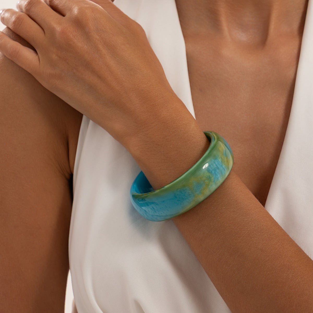 Sweet Gradient Geometric Round Resin Bangle Bracelet
