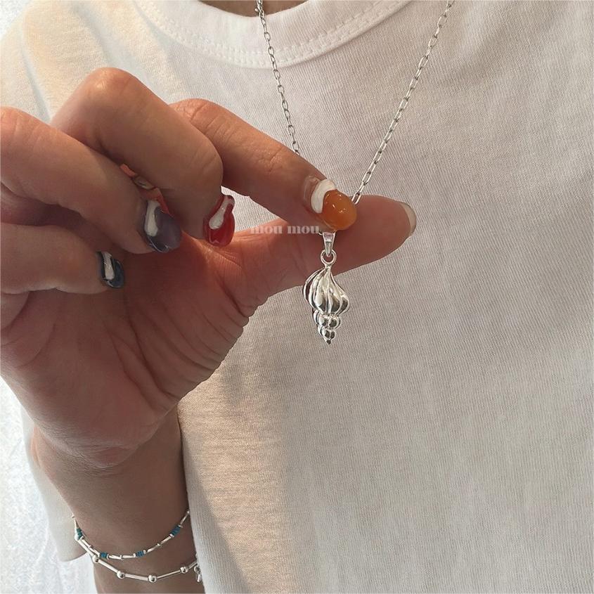 Minimalist Seashell Pendant Necklace in 925 Sterling Silver with Adjustable Chain